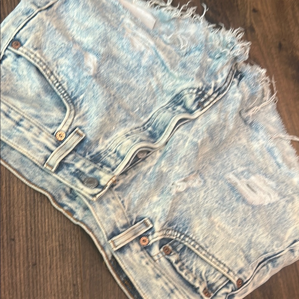 Levi's Light Blue Distressed Jean Shorts - Picture 5 of 5